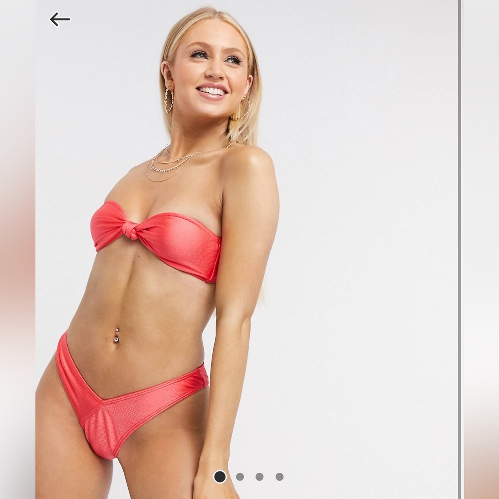 ASOS- V Leg bikini bottom in high shine peach